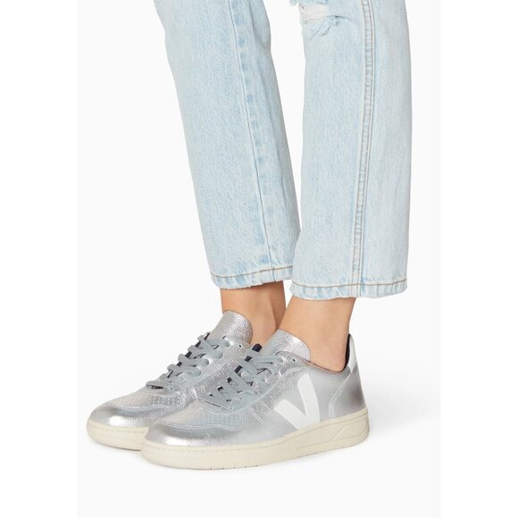 VEJA V-10 Leather Trainers in Silver Allsole EU 39/US 8 - Picture 1 of 7